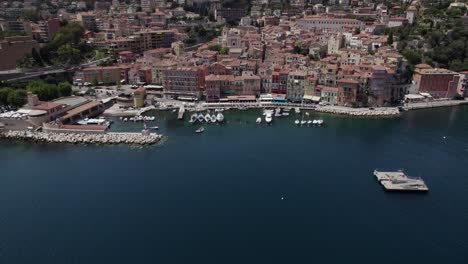 Villefranche-Sur-Mer,-Touristic-Cote-d'Azur-Coastal-Town-in-the-South-of-France