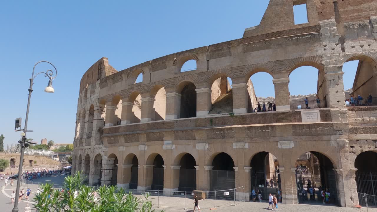 로마의 세계 콜로세움에서 가장 큰 고대 원형 극장, 검투사 경기장 외부, 관광 명소