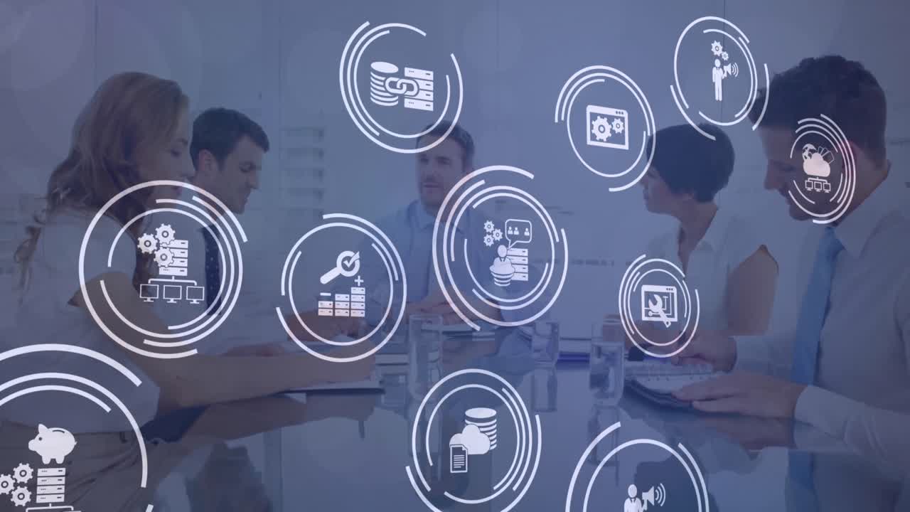 animación de múltiples iconos digitales contra diversos hombres de negocios discutiendo en la oficina.