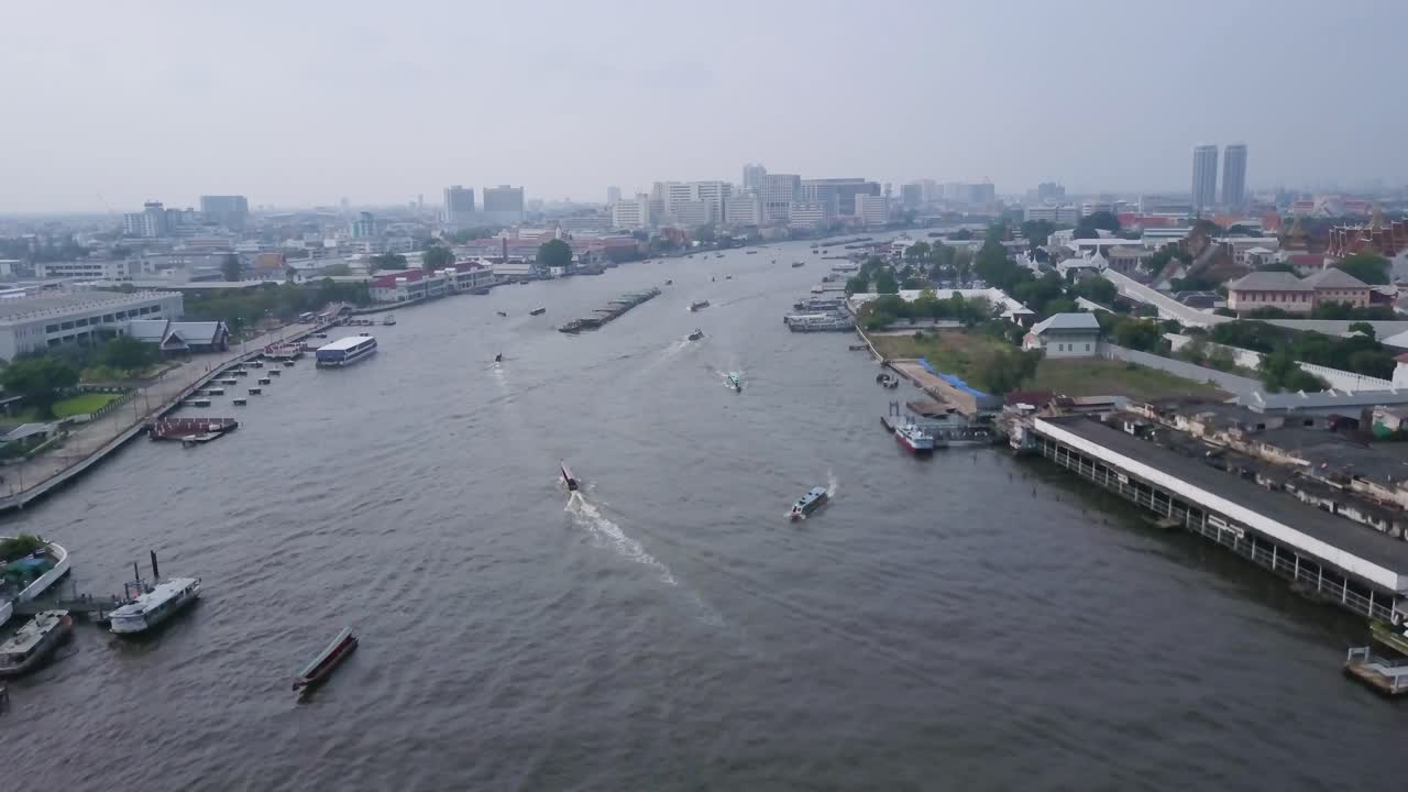 태국 방의 차오프라야 강의 공중 사진