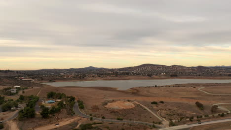 Süßwassersee-Reservoir-In-San-Diego,-Kalifornien