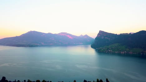 toma aerea del panorama del canton schwyz