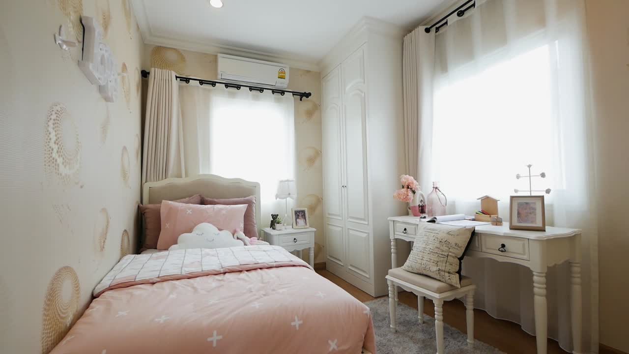 좋은 조명으로 아름답고 세련된 침실 장식 아이디어