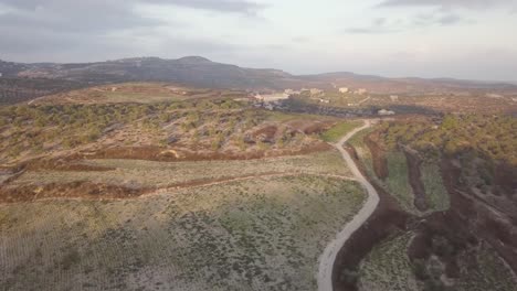 Vista-Aérea-De-Una-Colina-En-Arraba-Palestina-Oriente-Medio