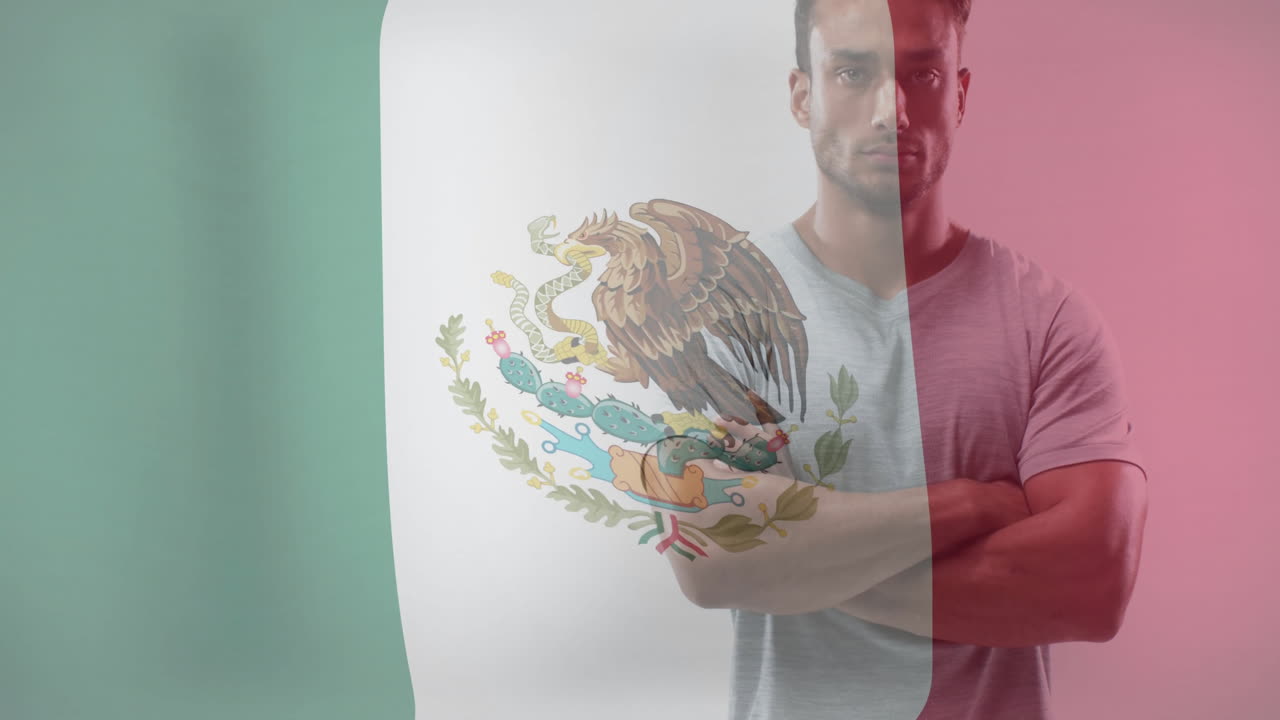 animación de la bandera de méxico sobre el hombre fuerte biracial