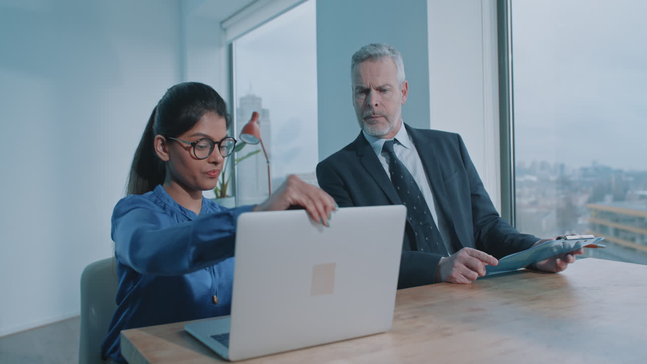 reunión de negocios en una oficina moderna