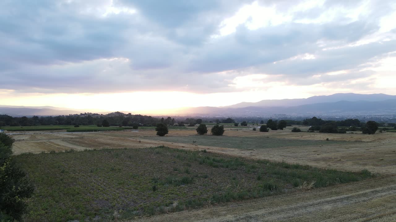 pueblo de drones aéreos