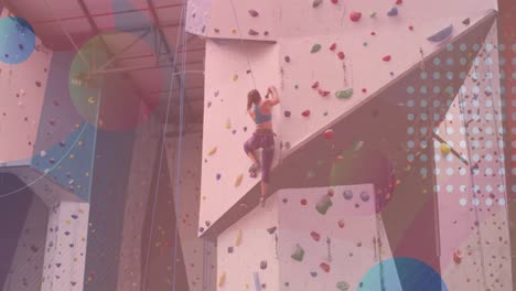 formas abstractas y coloridas contra la mujer caucásica en forma escalada en el gimnasio