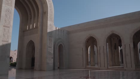 Gran-Mezquita-Del-Sultán-Qaboos,-Mascate