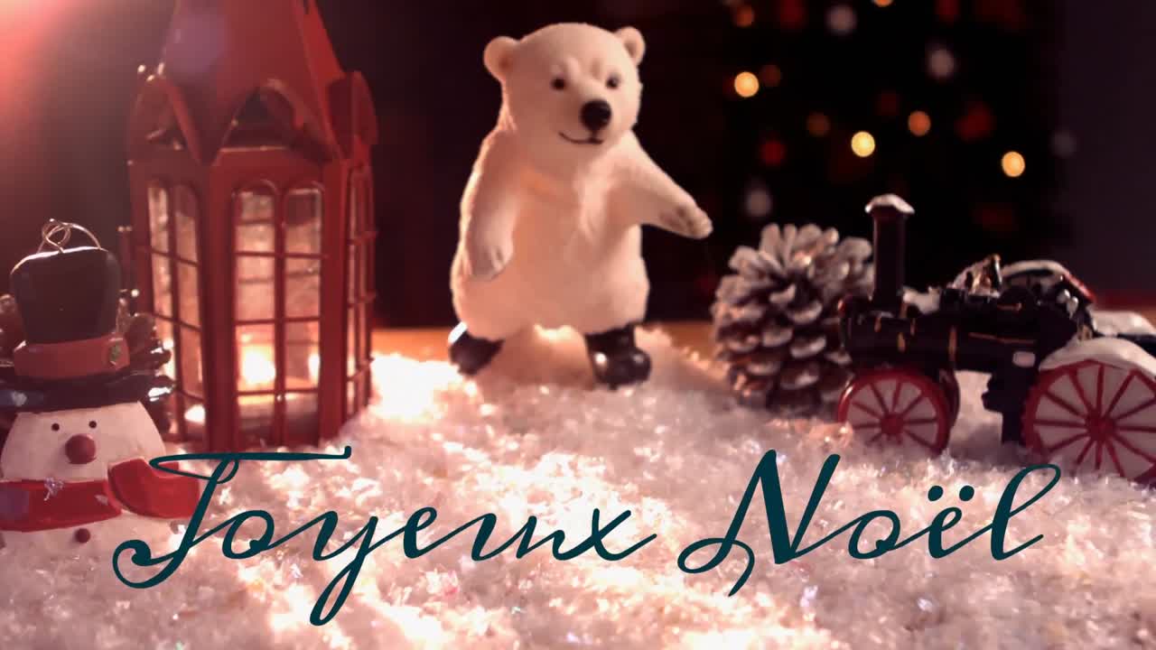 Joyeux No&Atilde;&laquo;l written over Christmas decorations