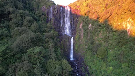 Wairere-Cae-La-Cascada-Más-Alta-De-La-Pista-Waikato-Cerca-De-Matamata,-Isla-Del-Norte,-Nueva-Zelanda