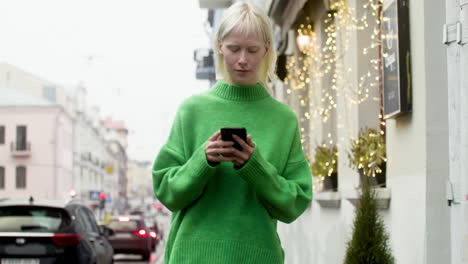 Young-girl-walking-in-the-street