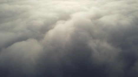 vista aérea sobre nubes blancas