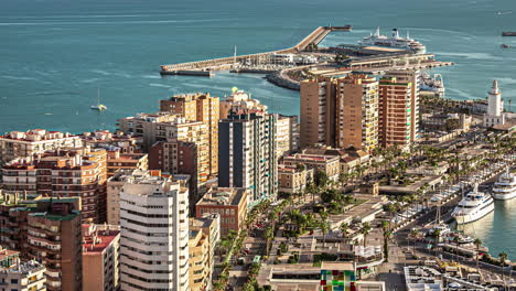 Timelapse-Del-Bullicioso-Puerto-Con-Actividad-Marítima-En-Puerto-De-Málaga,-España