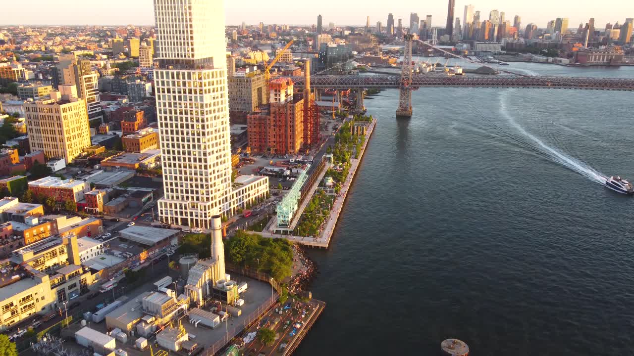 도미노 파크 윌리엄스버그 골든아워, 뉴욕