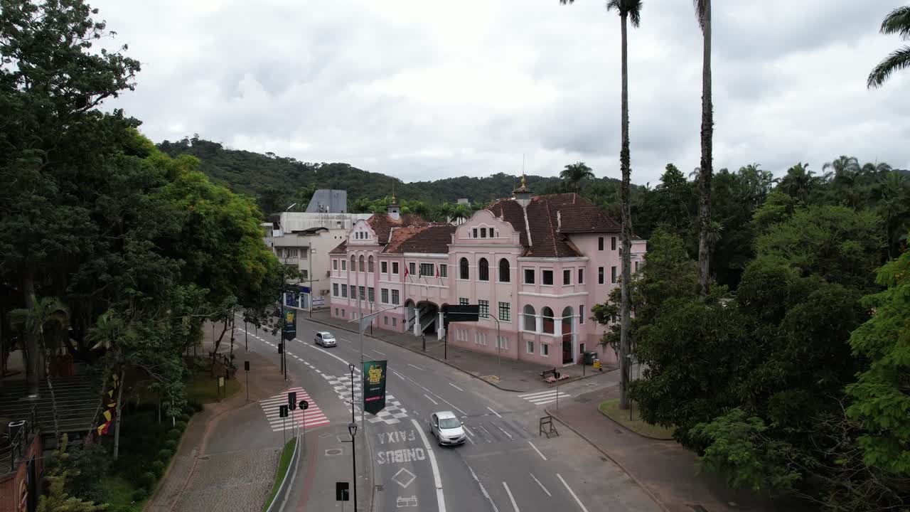 aerial view of Funda&ccedil;&atilde;o Cultural Blumenau, historic building and former city hall, city in the Itaja&iacute; valley, state of Santa Catarina, southern Brazil