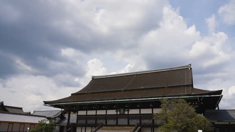 slow revealing shot of an empty traditional japanese temple in kyoto