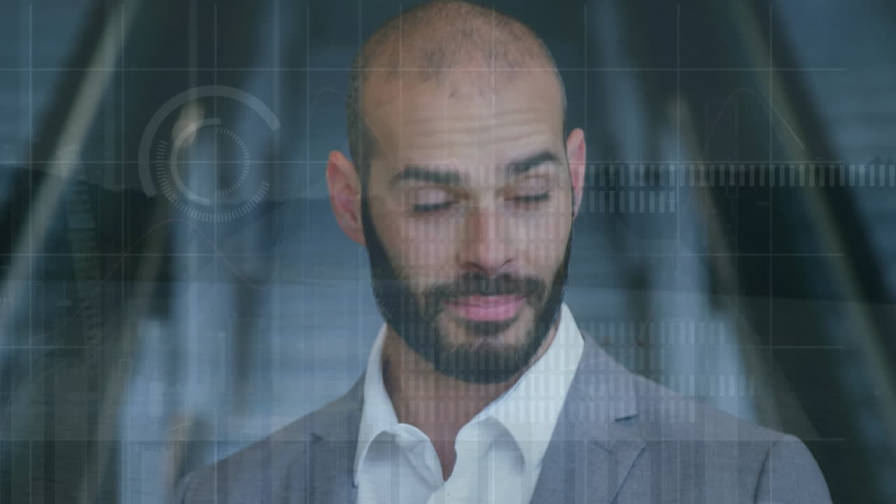 animación de estadísticas y procesamiento de datos sobre empresario biracial en el aeropuerto