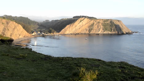 Atardecer-En-Arena-Cove-Desde-La-Propiedad-Del-Condado-De-Cypress-Abbey-En-Point-Arena-California