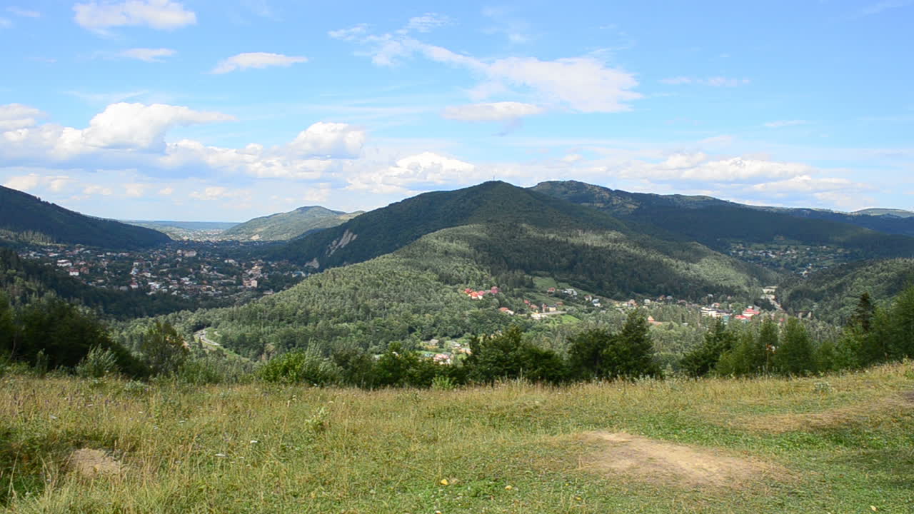 Riprese nei Carpazi. Montagne e nuvole.