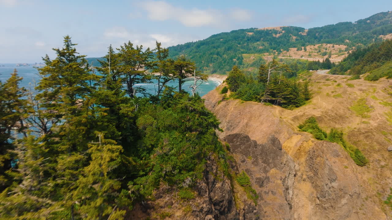 Scenic Coastal Landscape of Rugged Cliffs and Pacific Ocean