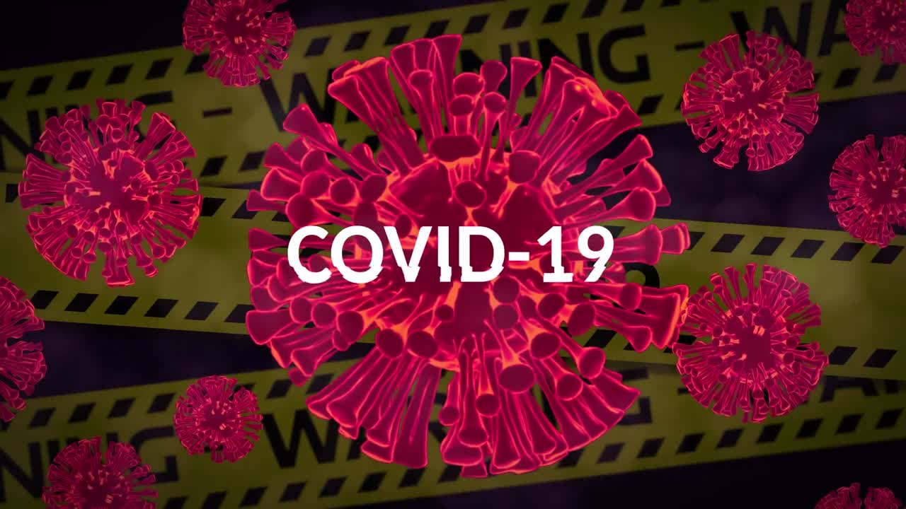 코로나19 텍스트와 코로나19 세포가 경고와 코로나19 텍스트가 있는 노란색 경찰 테이프에 떠다니고 있습니다.