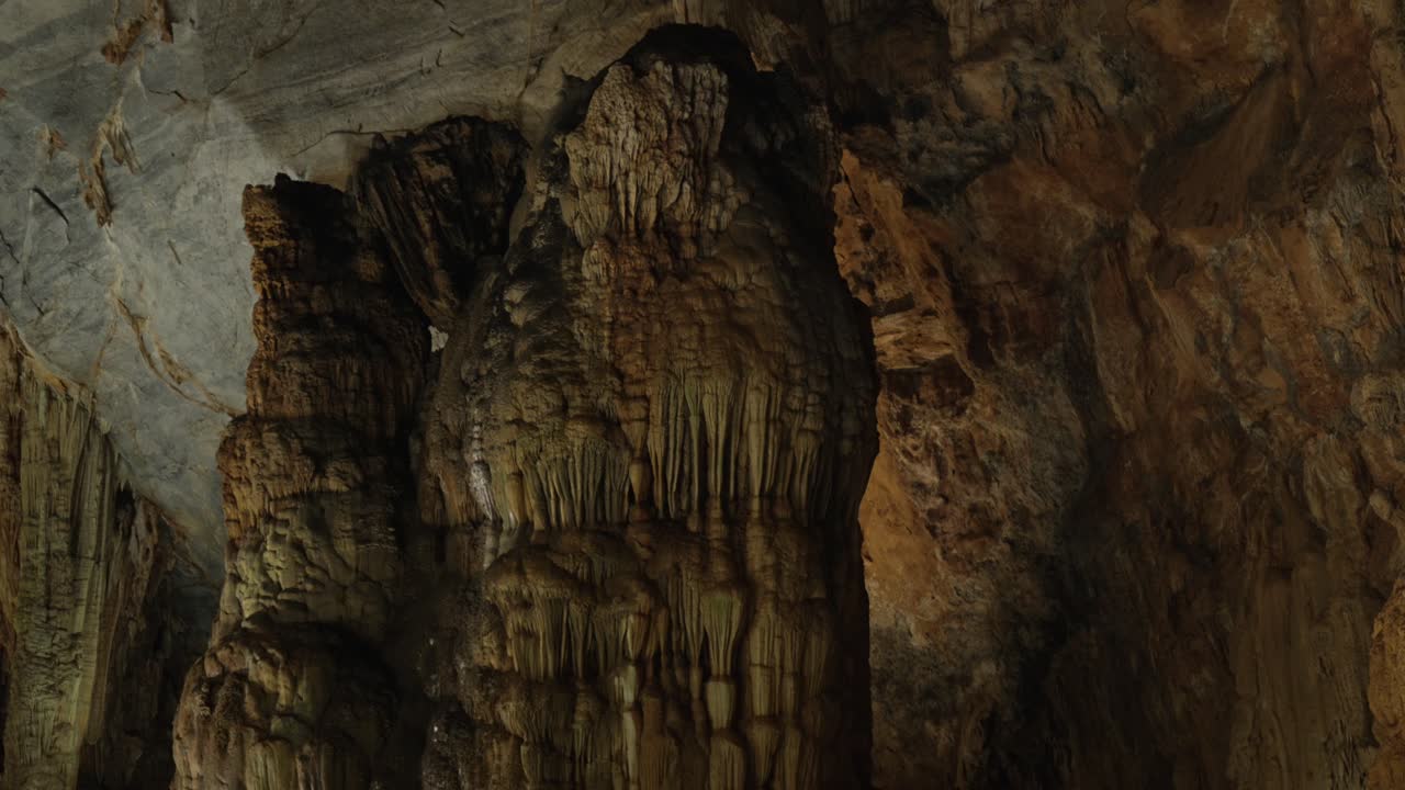 Stalactites rock formation Paradise cave interior Vietnam UNESCO world heritage site