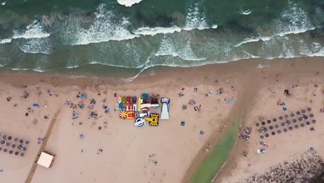 Paisaje-Urbano-Y-Costa-De-Mil-Palmeras-En-El-Sur-De-España-Vista-Por-Drones