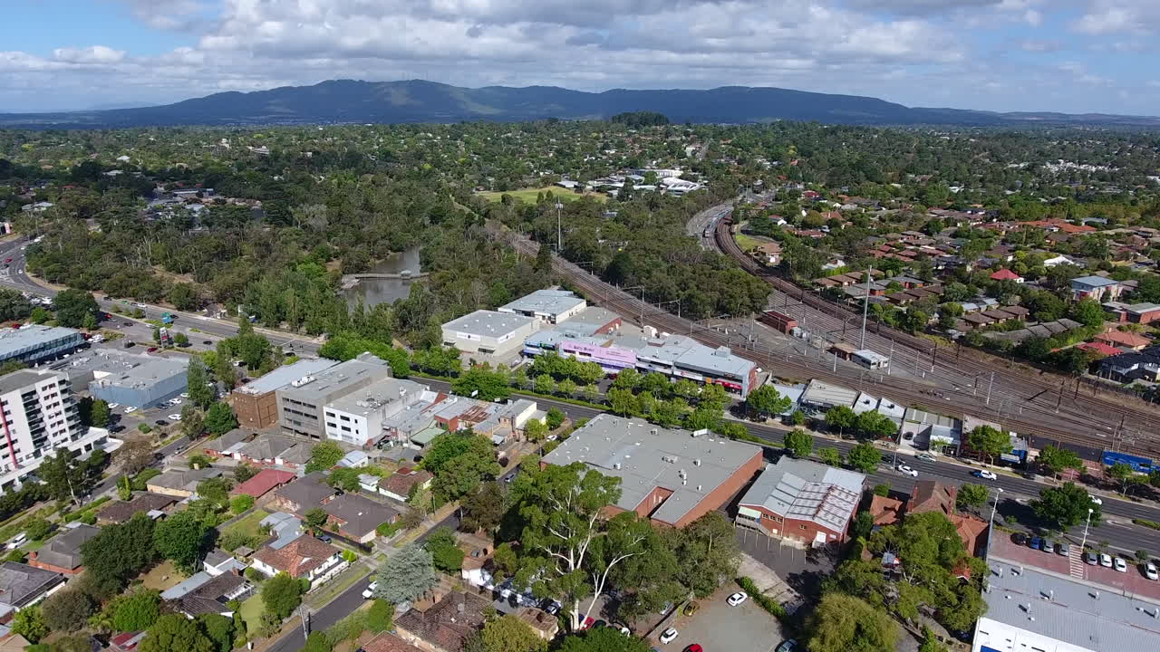 링우드의 공중, 빅토리아
