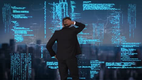 hombre de negocios codificando en la interfaz tecnológica