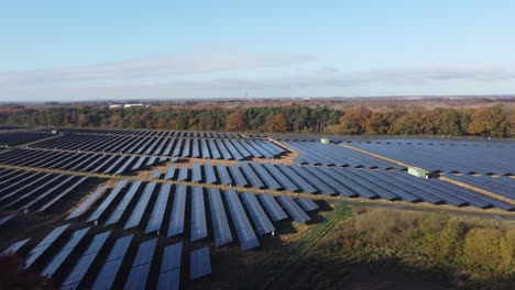 Granja-De-Paneles-Solares-En-El-Reino-Unido-Pan-A-La-Derecha