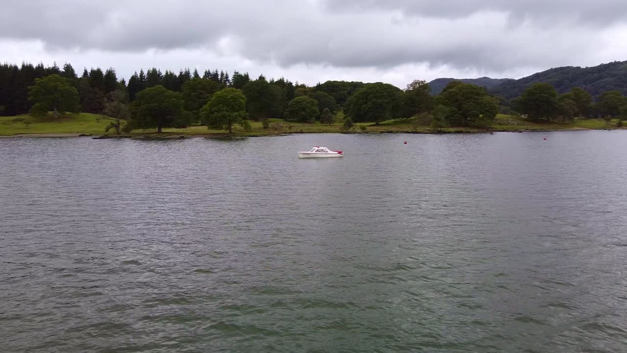 패닝 공중 샷 모터 보트 호수 windermere 2