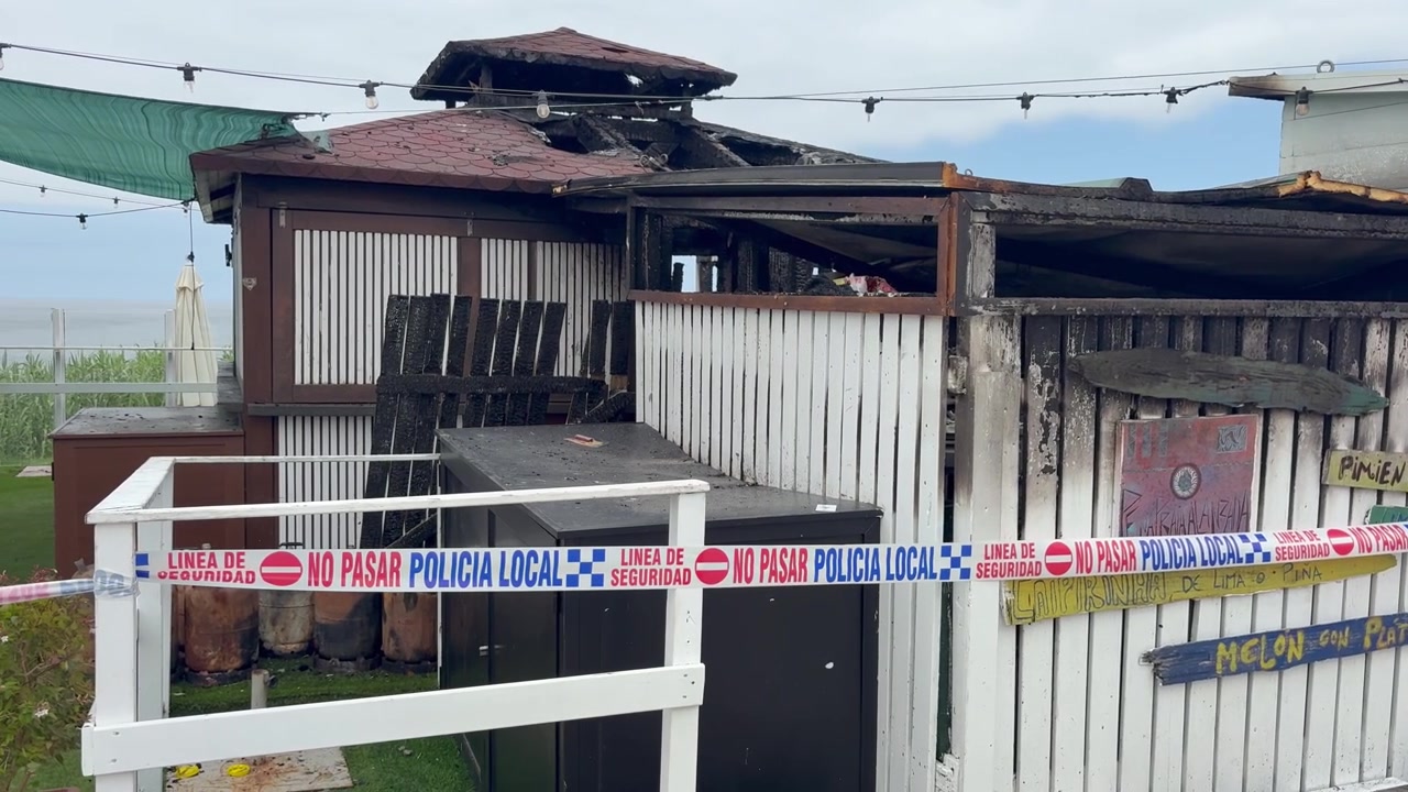 Strandbar i Spania avsperret av politiet på grunn av en brann