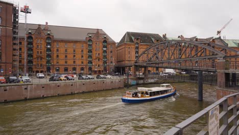 Wasserkanäle-Im-Alten-Hamburger-Lagerhausgebiet