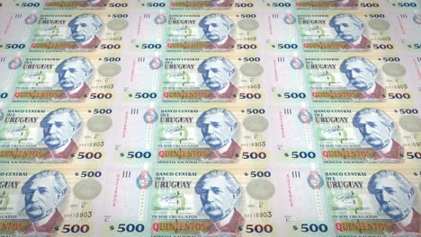 billetes de cincocientos pesos uruguayos de uruguay, dinero en efectivo, bucle