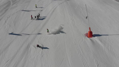 estación de esquí de arinsal, andorra - pista de esquí en barbecho, dolly out
