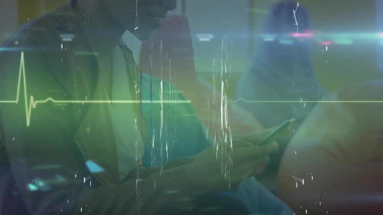 스마트 폰을 사용하는 백인 남자의 손에 대한 지구와 집적 회로의 애니메이션