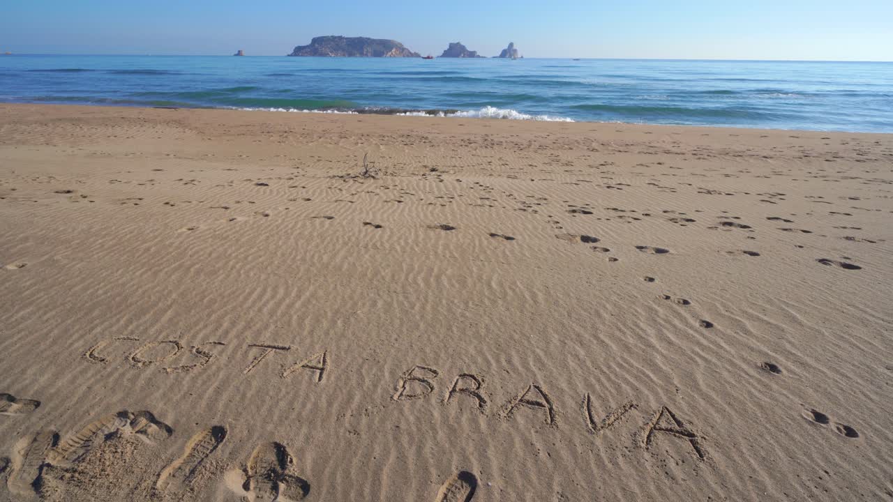 пляж палс на бегурских островах медес рисунок на песке испания коста брава европа