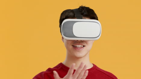 teenager wearing vr headset