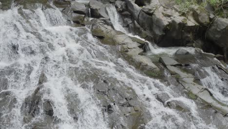 Goa-Rang-Reng-Wasserfall-Auf-Der-Insel-Bali-In-Indonesien