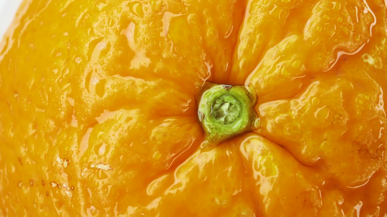 오렌지색이 천천히 회전하는 4k 영상