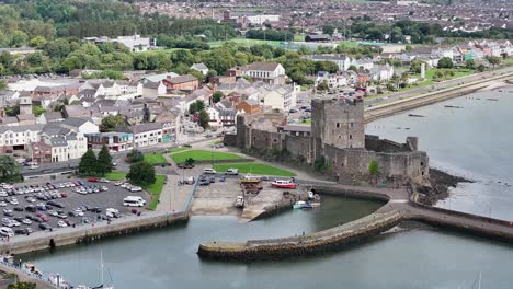 castillo de carrickfergus en el condado de antrim, irlanda del norte