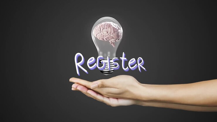 Mani che tengono una lampadina con cervello e testo "Registrati", che mostrano un concetto di animazione