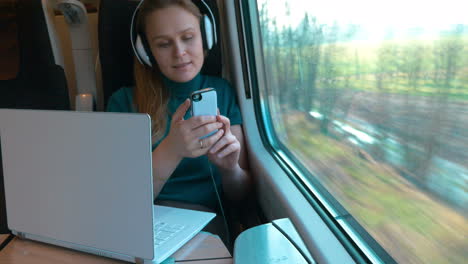 ella siempre toma todos los dispositivos en el viaje