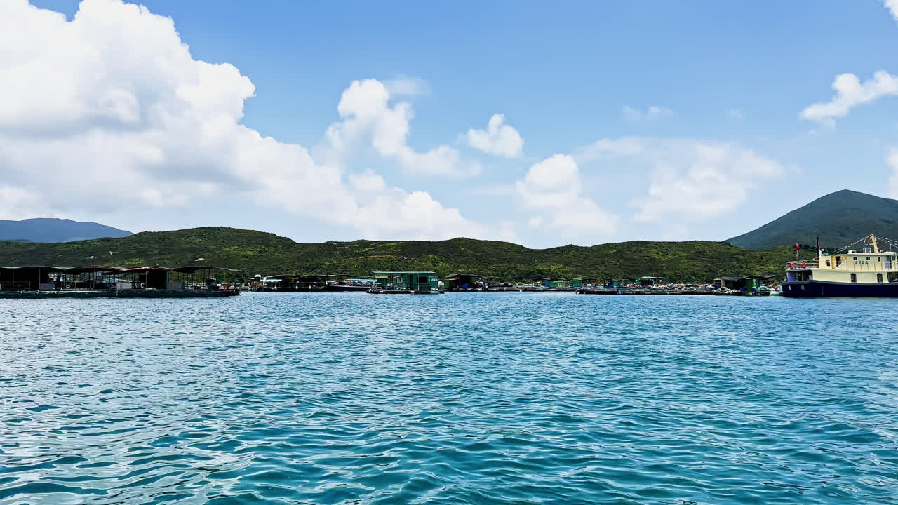 열대 섬 의 배 에서 바다 에 떠다니는  ⁇ 시 마을
