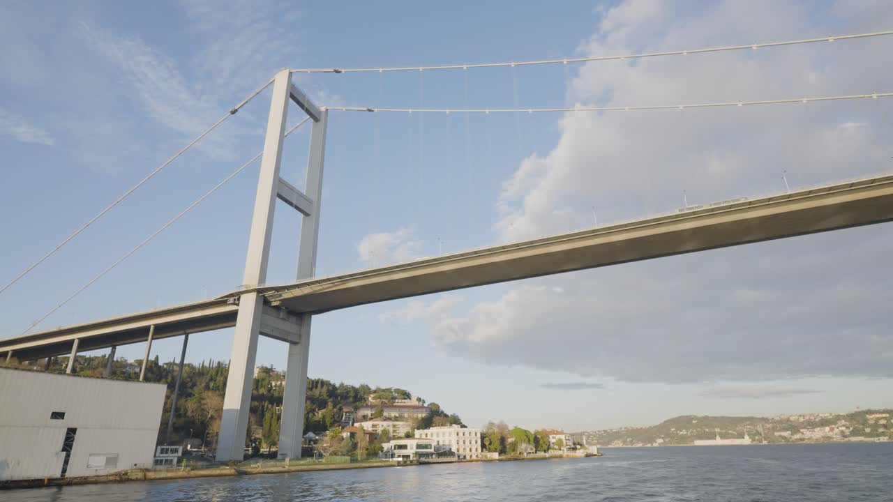 이스탄불의 파티흐 술탄 메흐메트 다리