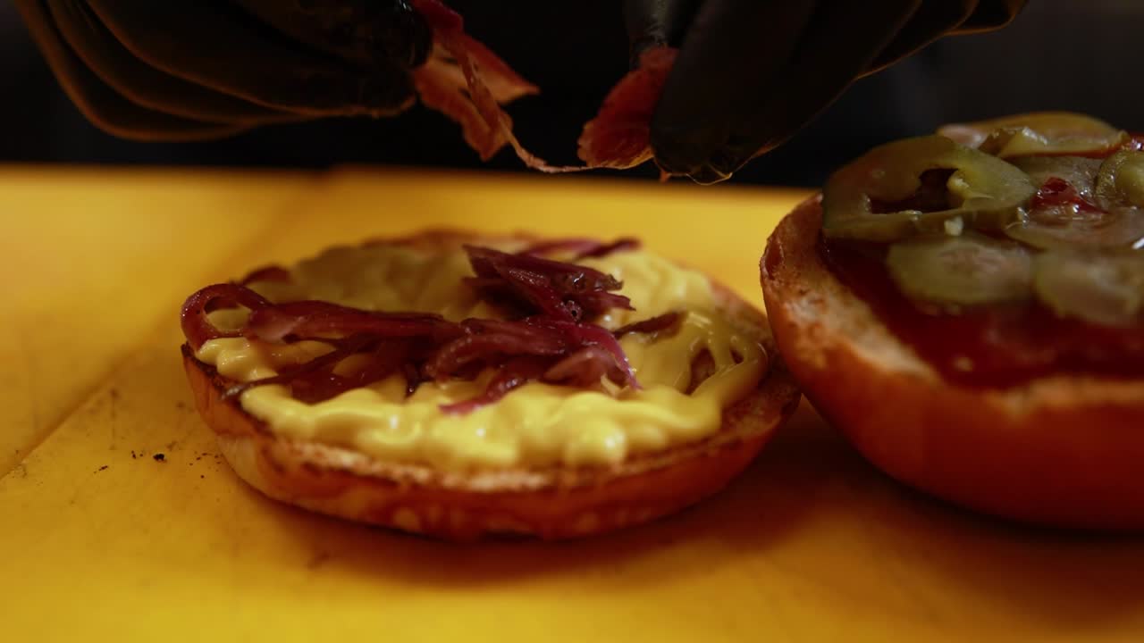 estoy preparando una deliciosa hamburguesa.