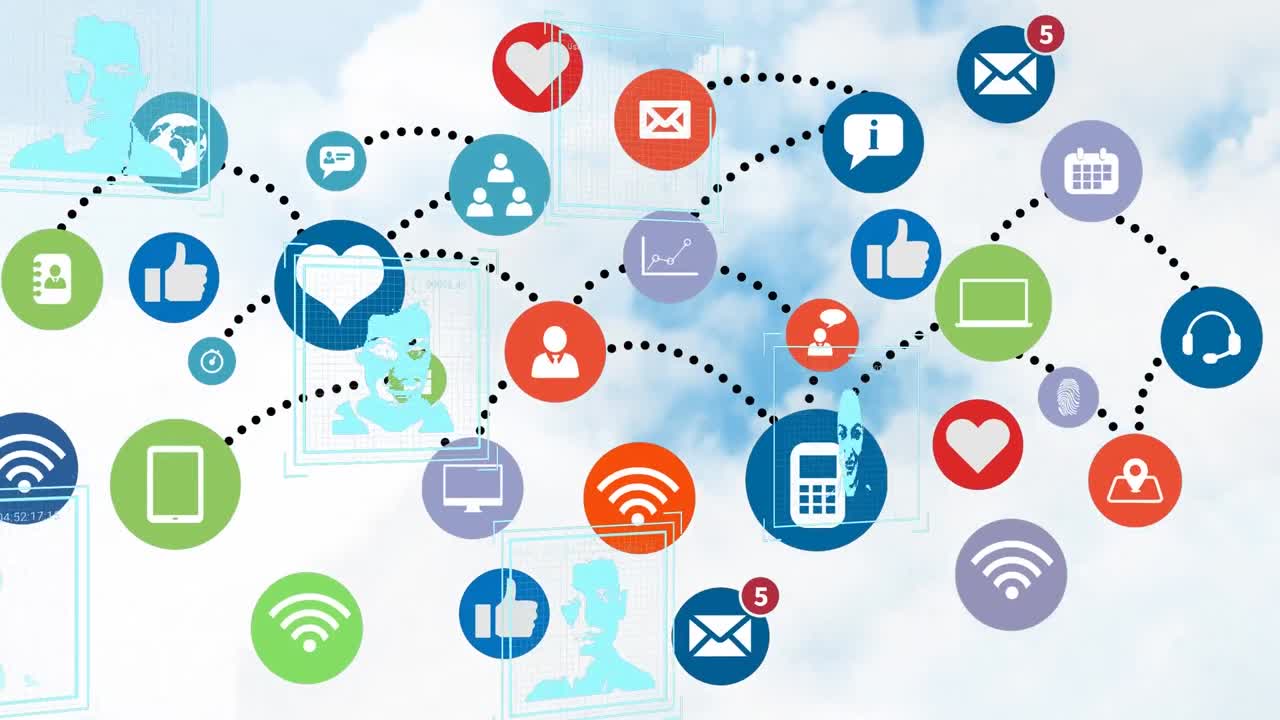 animación de iconos tecnológicos y usuarios de redes sociales en las nubes