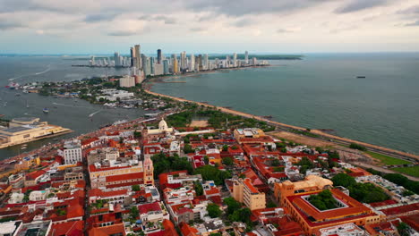 vista aérea de la ciudad vieja de cartagena de indias en colombia