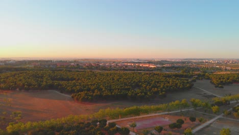 Vista-Aérea-Del-Amanecer-En-Verano